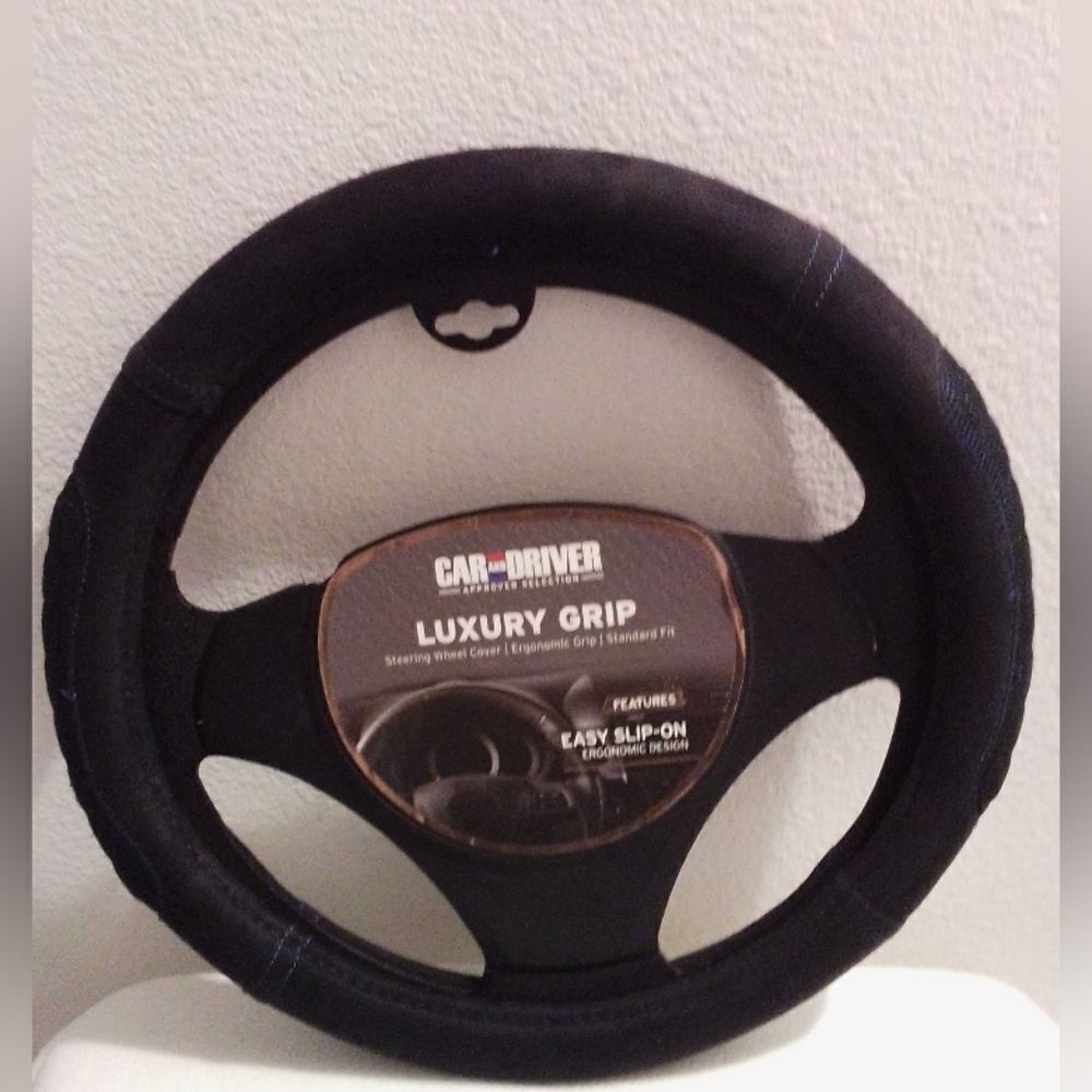 Luxury Grip Steering Wheel Cover - Black